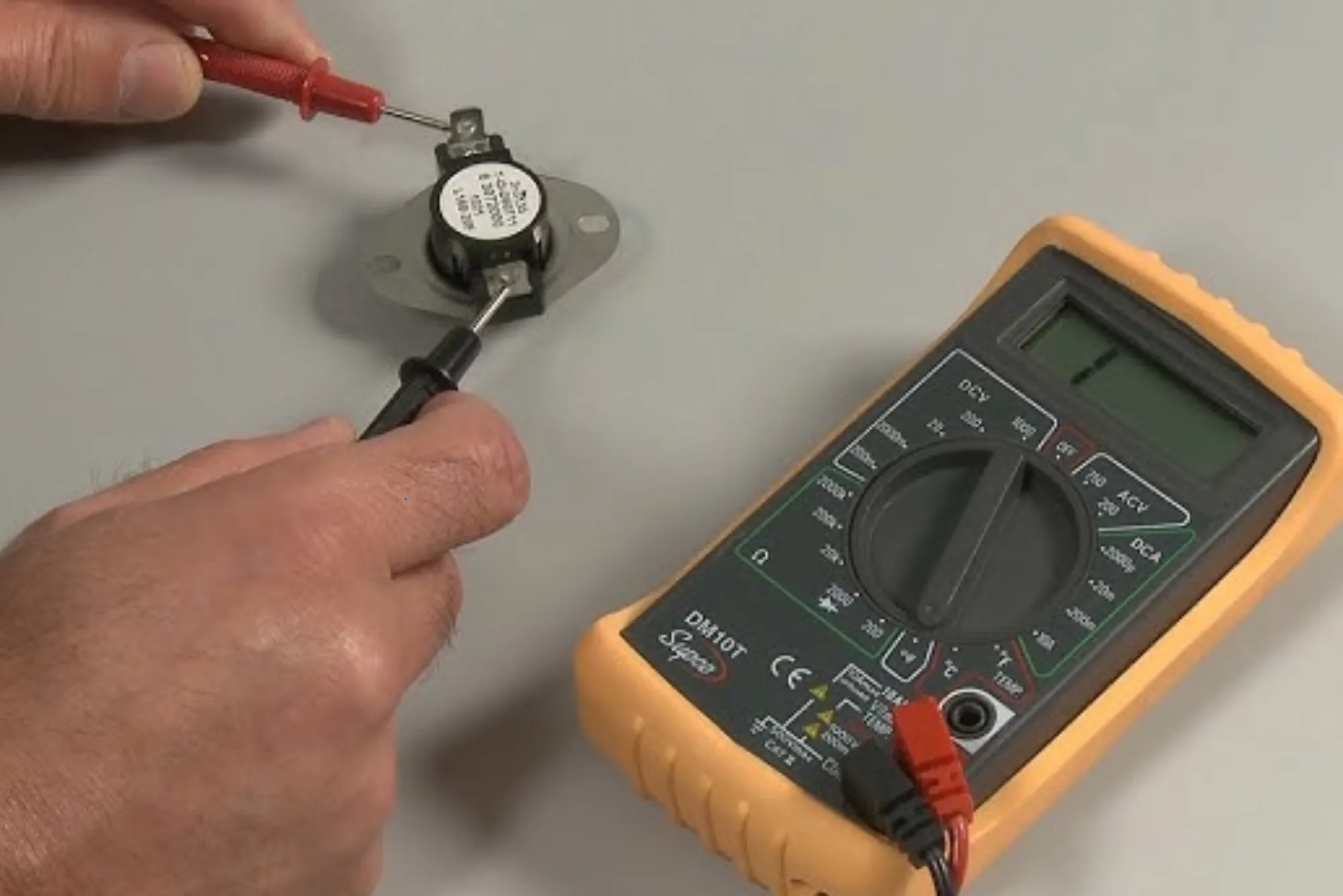 Signs of Dryer Cycling Thermostat Failure