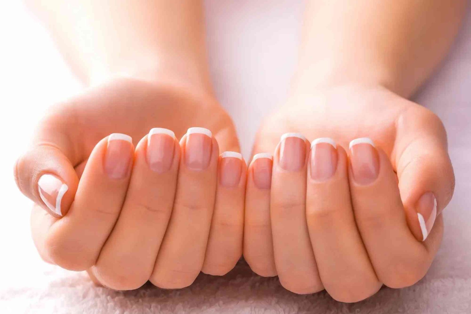 How to Maintain Healthy Nails Naturally