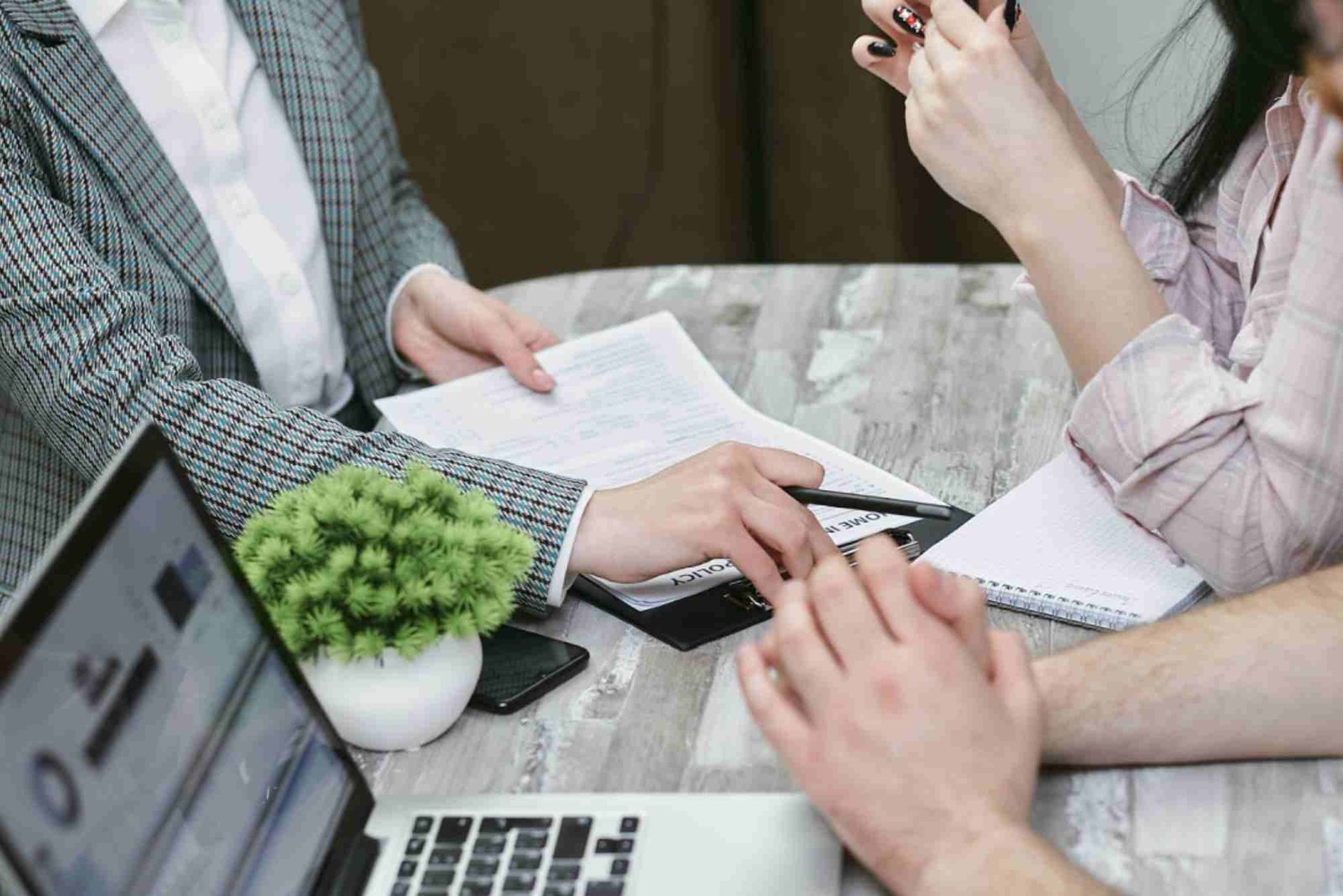 How to Manage Business Finances Effectively