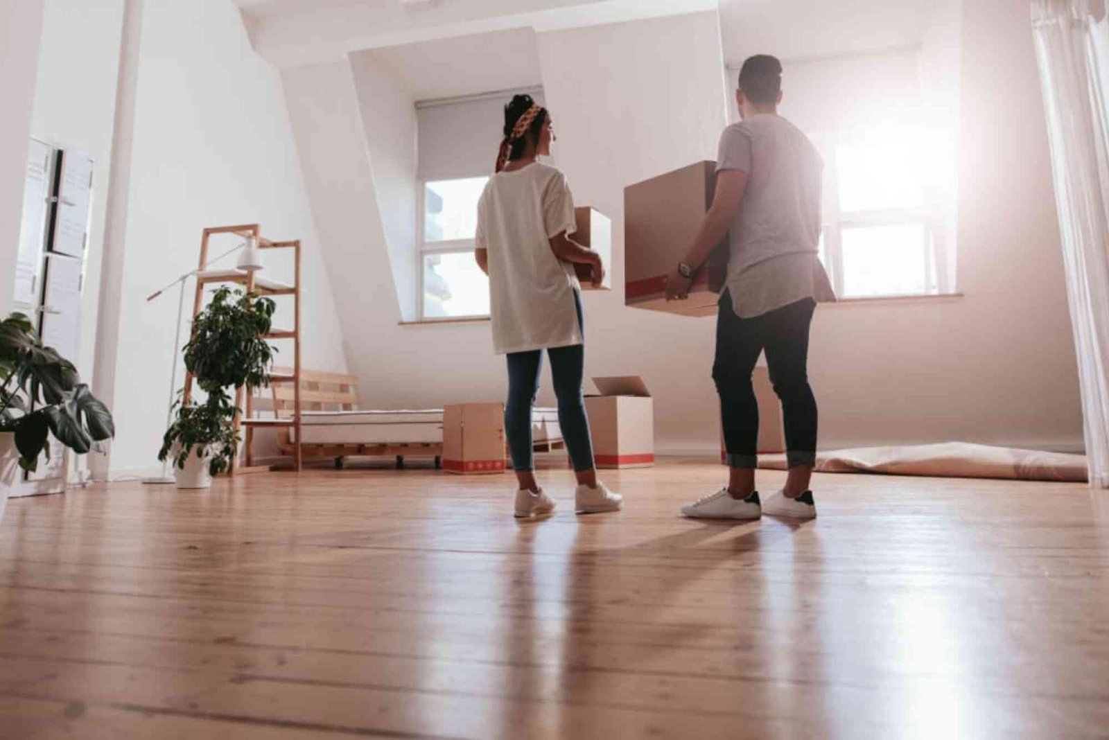 7 Things to Know Before Hiring International Movers in Dubai